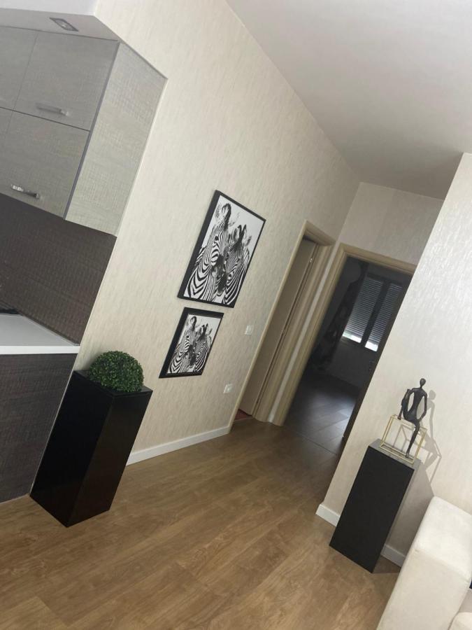 Mb Luxury Apartments Tirana Eksteriør billede